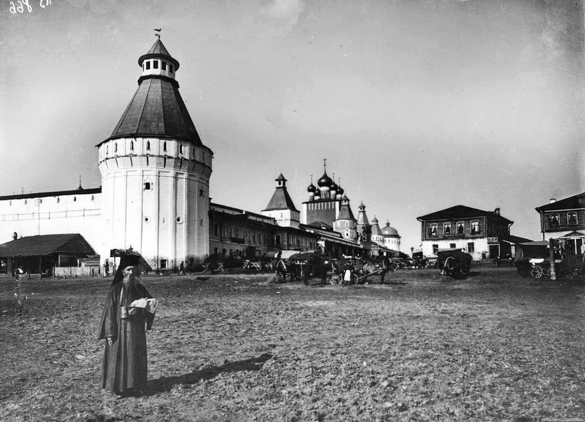 Ростовский Борисоглебский монастырь - архивное фото начала XX века